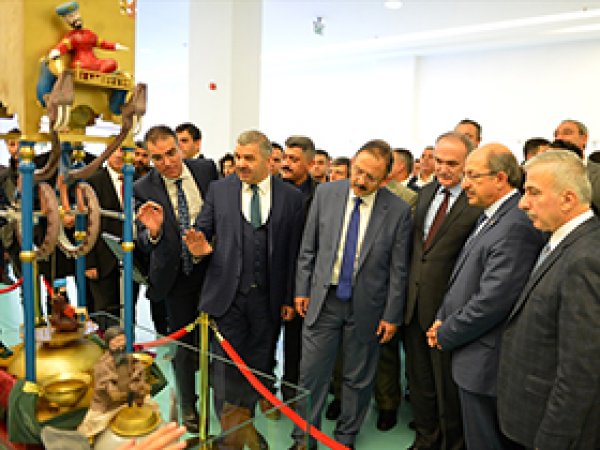 Özlü: Bilimde takip edilen olmalıyız