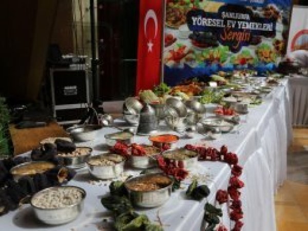 Urfa'nın yöresel yemekleri sergilendi