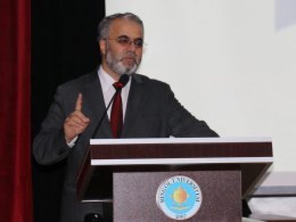 'Cami merkezli bir medeniyet için Kur'an doğru anlaşılmalı'