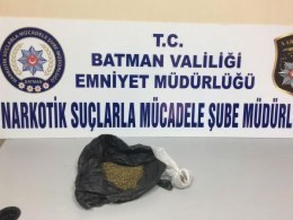 Batman'da küçük çocuğa esrar taşıttırdılar