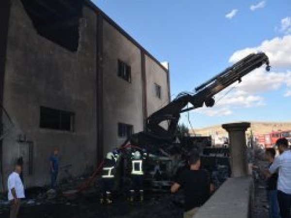Batman OSB’de patlama: 2’si ağır 11 yaralı