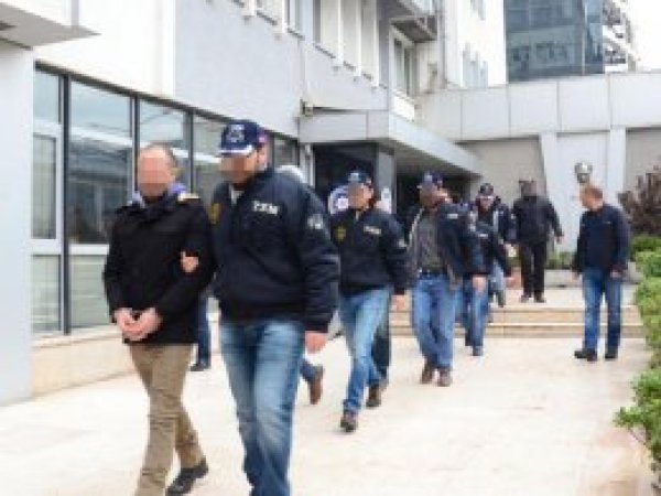 Bitlis merkezli PKK ve FETÖ operasyonu: 45 gözaltı