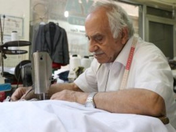 Ömrünü adadığı mesleğini bırakamıyor