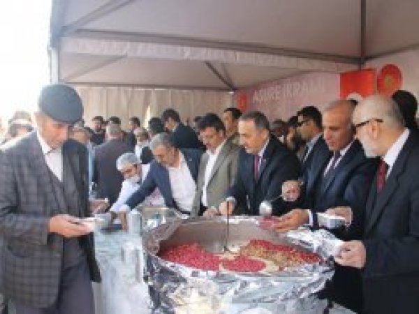 Van’da aşure ikramı yapıldı