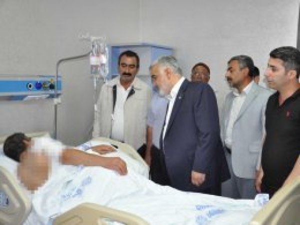 Yapıcıoğlu patlamada yaralananları ziyaret etti