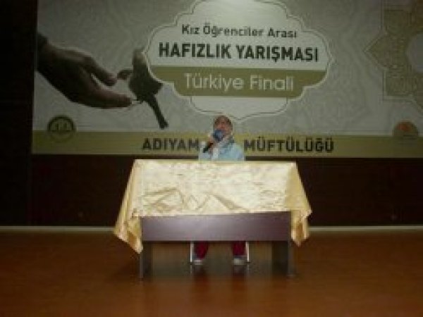 "Kız Öğrenciler Arası Hafızlık Yarışması" düzenlendi
