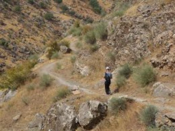 Kozluk'ta yapılmayan köy yoluna tepki
