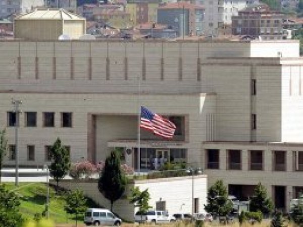 'Tutuklu başkonsolosluk çalışanı avukatıyla görüşecek'