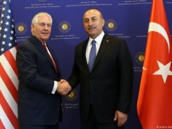 Çavuşoğlu ile Tillerson vize krizini görüştü