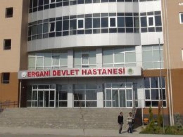 Ergani'de 30 öğrenci yemekten zehirlendi