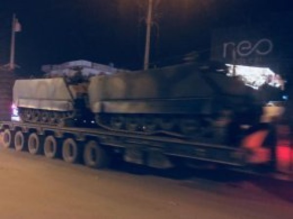 Habur bölgesindeki tatbikata zırhlı araç sevkiyatı