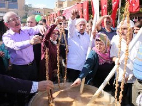 Mardin’de ‘Harire Şenliği’ düzenlendi