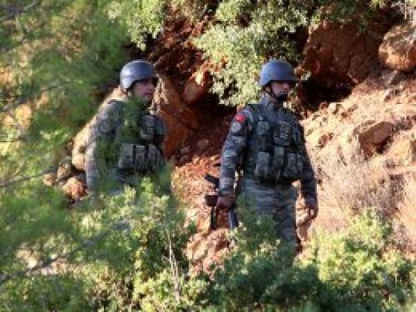 Muğla'da kaçan 2 PKK'liden biri kendini patlattı