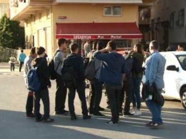 Pendik'te 3 öğrenci silahla vuruldu: 1 ölü