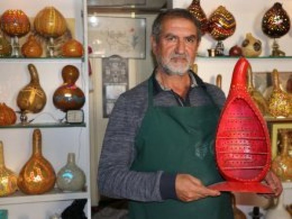 Su kabağı usta ellerde sanata dönüşüyor