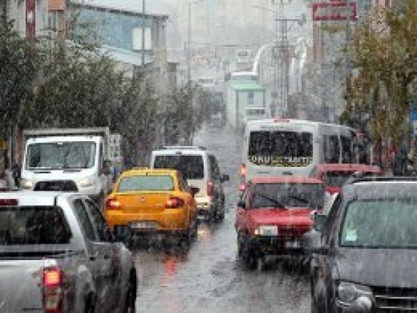 Ardahan kar yağışıyla beyaza büründü 