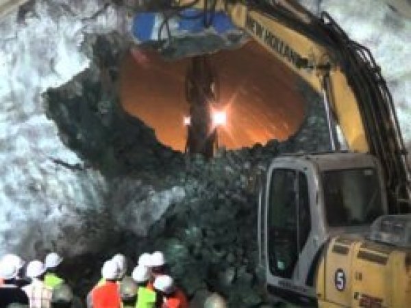 Hızlı tren inşaatında göçük meydana geldi