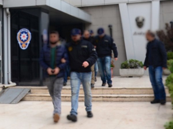 Muş merkezli FETÖ operasyonu: 11 gözaltı