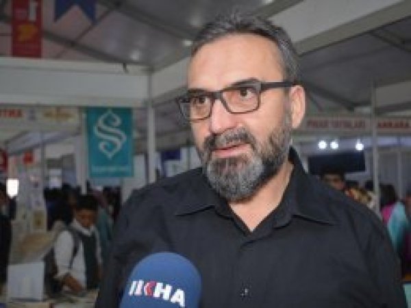 'Okuyucular sade olan metinleri okusunlar'