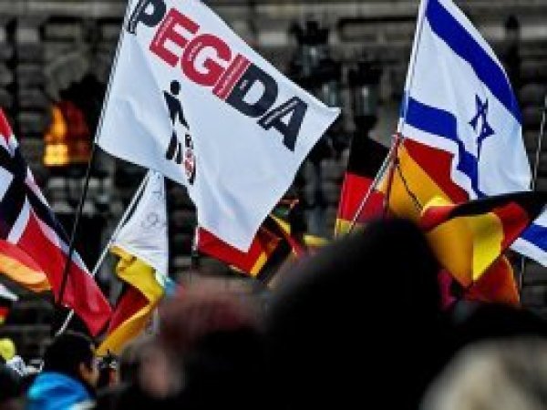 Almanya'da ırkçı PEGIDA gösteri düzenledi
