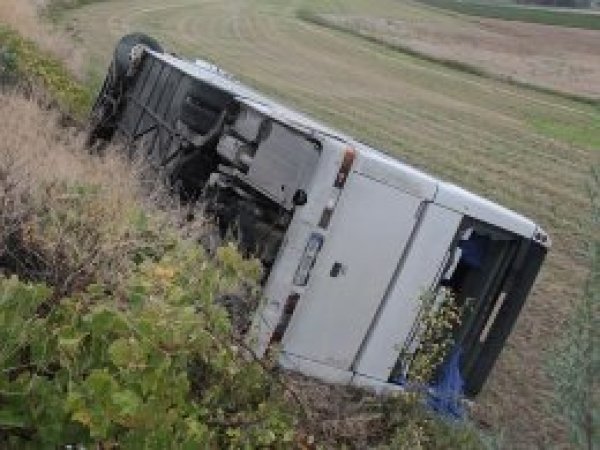 Ankara'da işçi servisi devrildi: 28 yaralı
