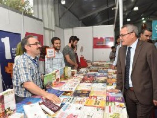 Batman'daki kitap fuarına yoğun ilgi
