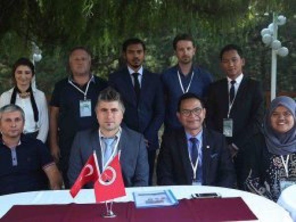 Malezya ve Türkiye'den 'süslü' proje