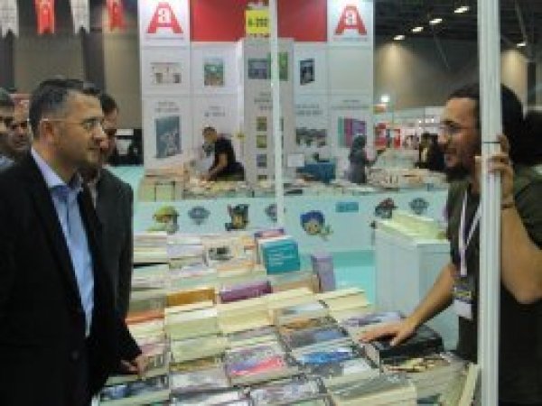 Van HÜDA PAR: Kitap fuarına sahip çıkalım