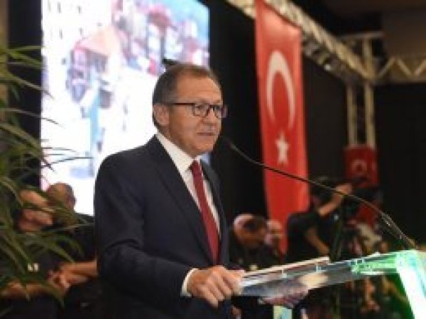 Balıkesir Büyükşehir Belediye Başkanı Uğur istifa etti