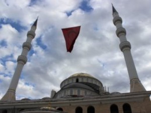 Bursa'da camiyi kelepir diye satışa çıkardılar