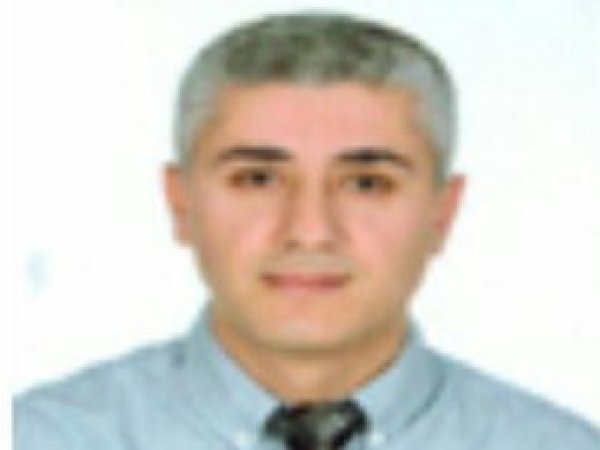 Uzman doktor evinde ölü bulundu