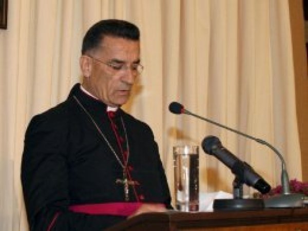 Suudi Arabistan’dan Kilise açması için patriğe davet