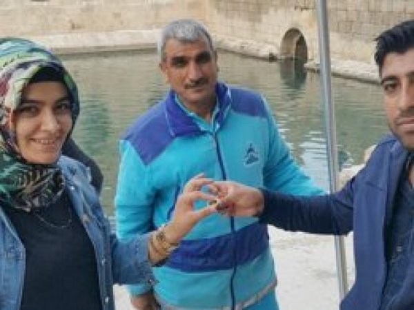 Temizlik görevlisinden örnek davranış