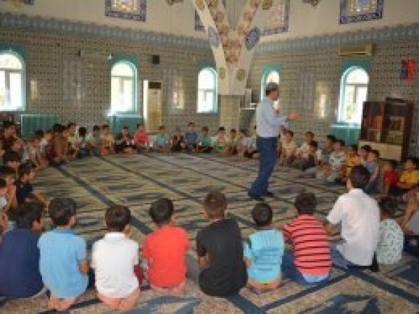 'Geçici Kur'an kursu öğreticileri kadroya alınmalıdır'