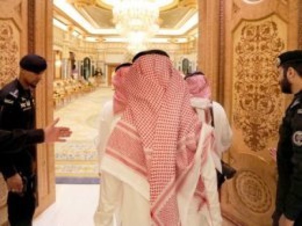 11 prince and 4 ministers detained in Saudi Arabia