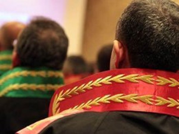 Danıştay üyesi meslekten çıkarıldı