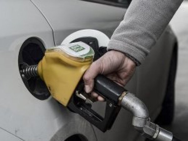 Motorinin litre fiyatı 5 lirayı geçti