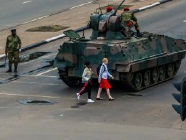 'Darbe' olmayan darbe: Zimbabve'de neler oluyor?