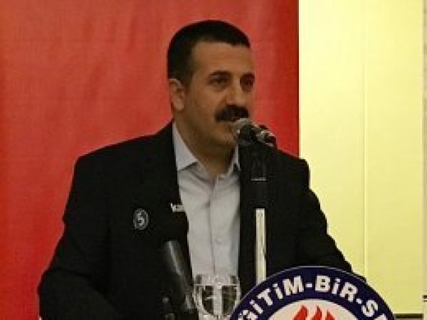 Mülakatla öğretmen alımına tepki