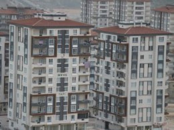 Emlakçılar yeni düzenlemeden memnun