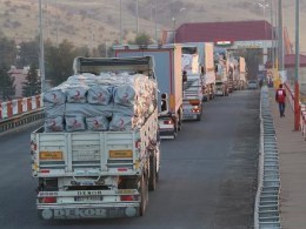 Kızılay'ın yardım konvoyu Irak'a ulaştı