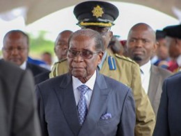Mugabe askeri müdahale sonrası ilk kez halk arasında