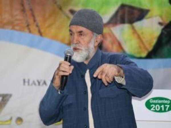 "Edep ve hayâyı kuşanmalıyız"