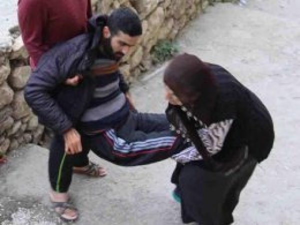 Acılı anne felçli oğlu için yardım bekliyor