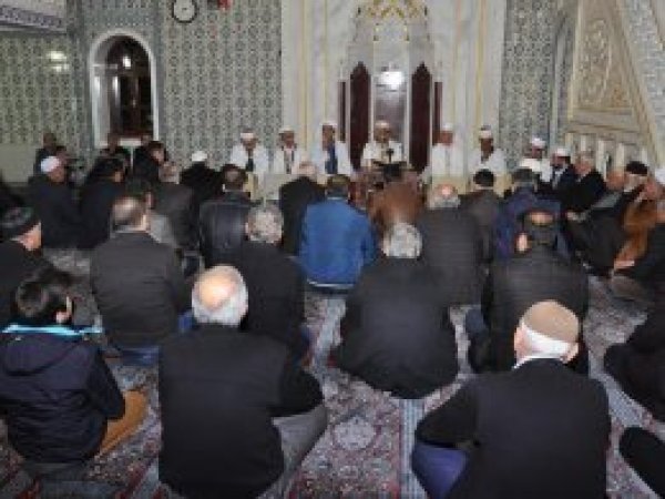 ​Batman'da camilerde “Mevlid Kandili” ihya edildi