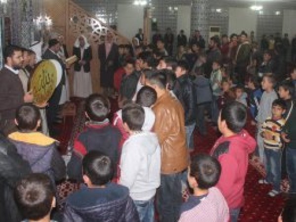 Çocuklar Mevlid-i Nebi etkinliğine renk kattı