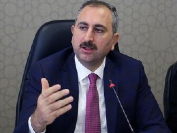 'Siyasetin Fuat Avni'si haline geldi'
