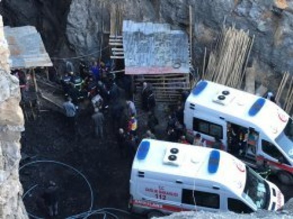 Su dolu kuyudan 3 kişinin cesetleri çıkarıldı