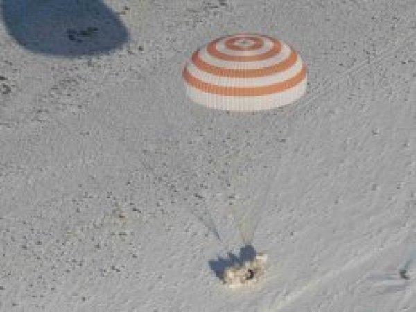 Astronotlar Uzay İstasyonu'ndan dünyaya dönüş yaptı