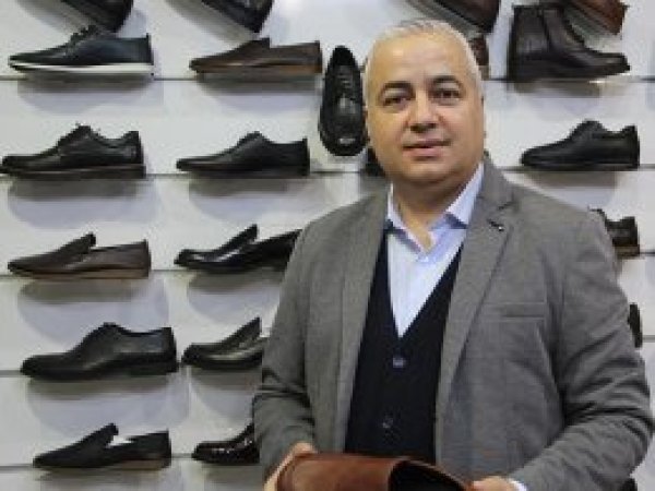 Diyabetliler için ayakkabı üretti